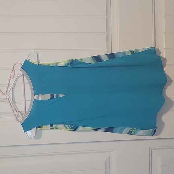 Blue & green tanktop - Picture 2 of 4